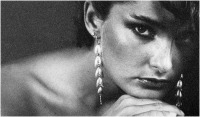 1984 - Donna con orecchini 5