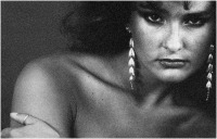 1984 - Donna con orecchini 4